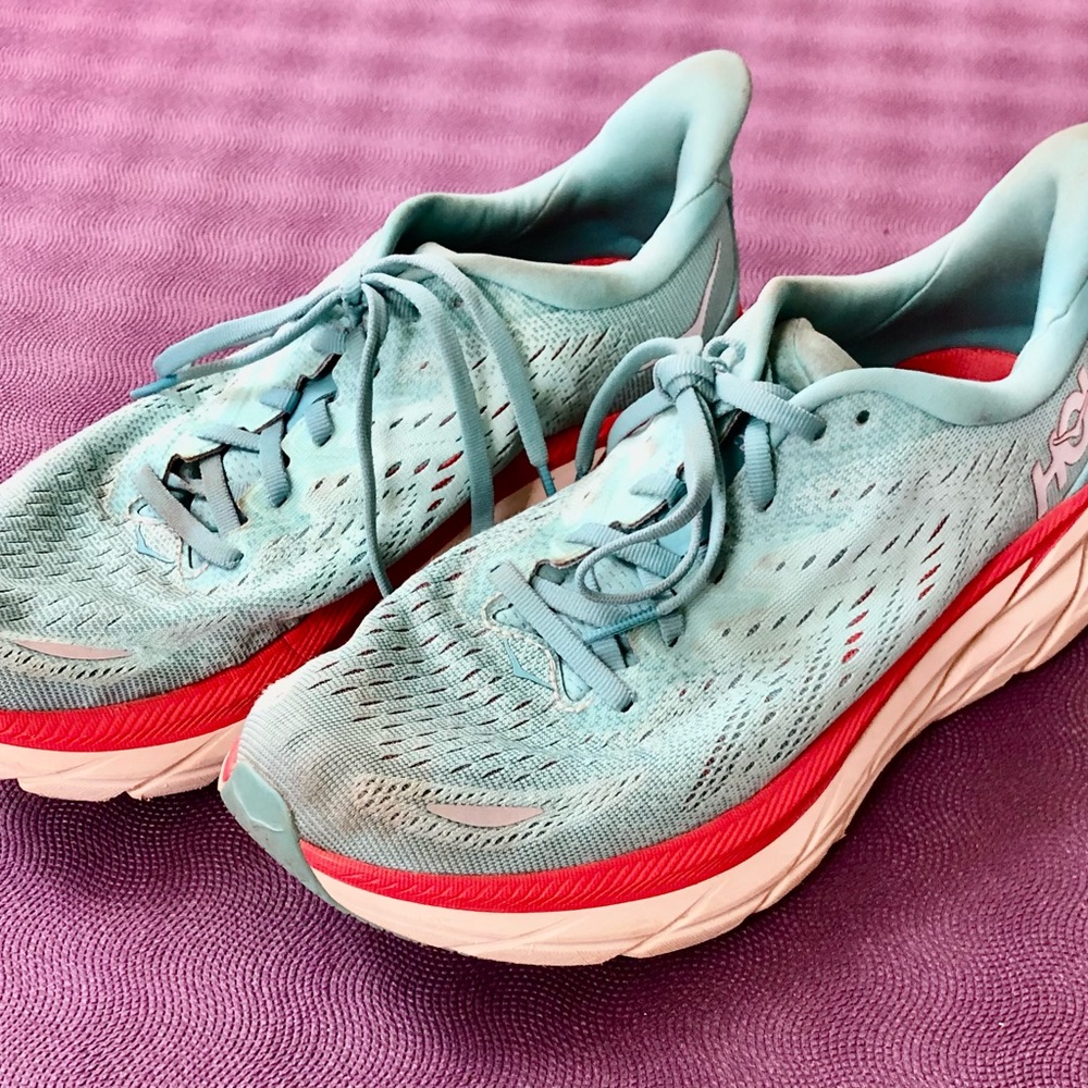 Womens Hoka Clifton 8 sz. 8